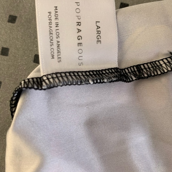 POPRAGEOUS - Naughty hearts dress - Picture 3 of 3